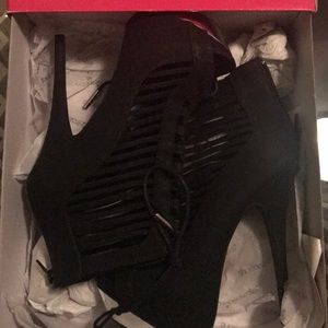 Black 5 inch velvet heels